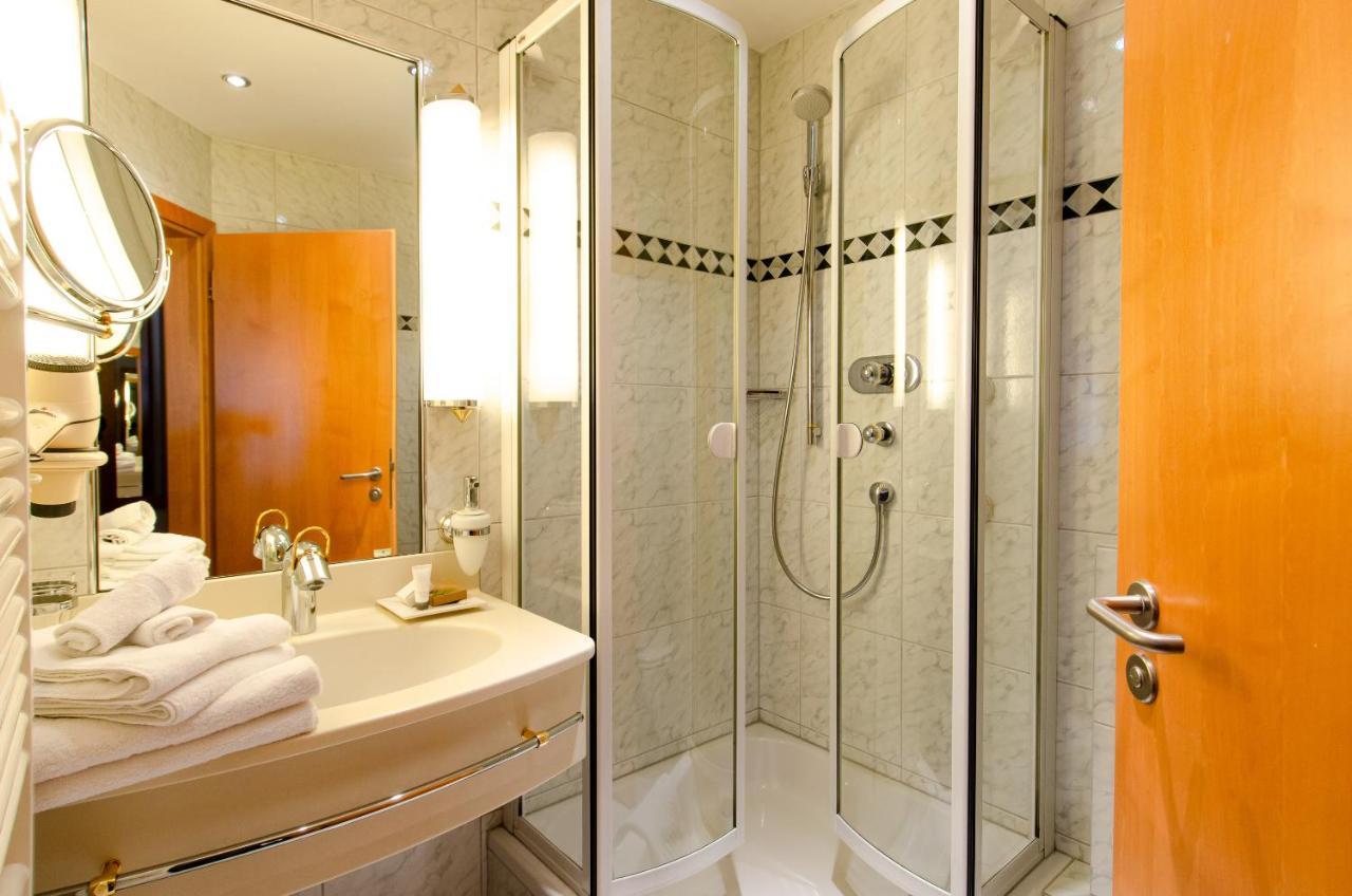 Hotel Gasthof Hecht Вольфах Экстерьер фото